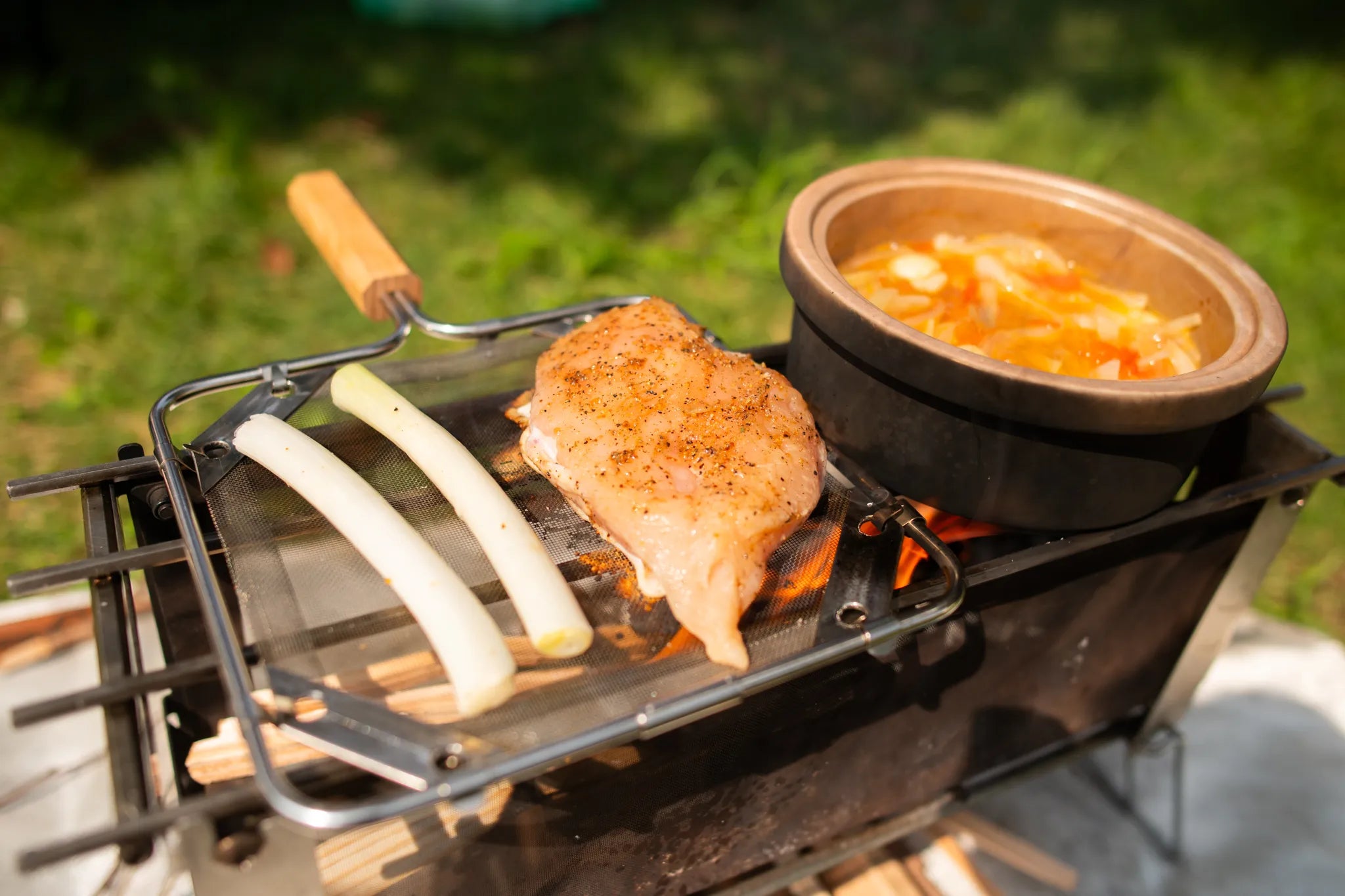 メッシュパンで焼かれたチキン